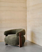 Fauteuil Granite en tissu chenille vert et pieds en bois de frêne finition noyer FSC 100 % - view 3