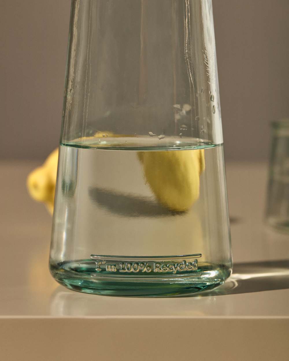 Pichet Izai en verre recyclé transparent - view 6