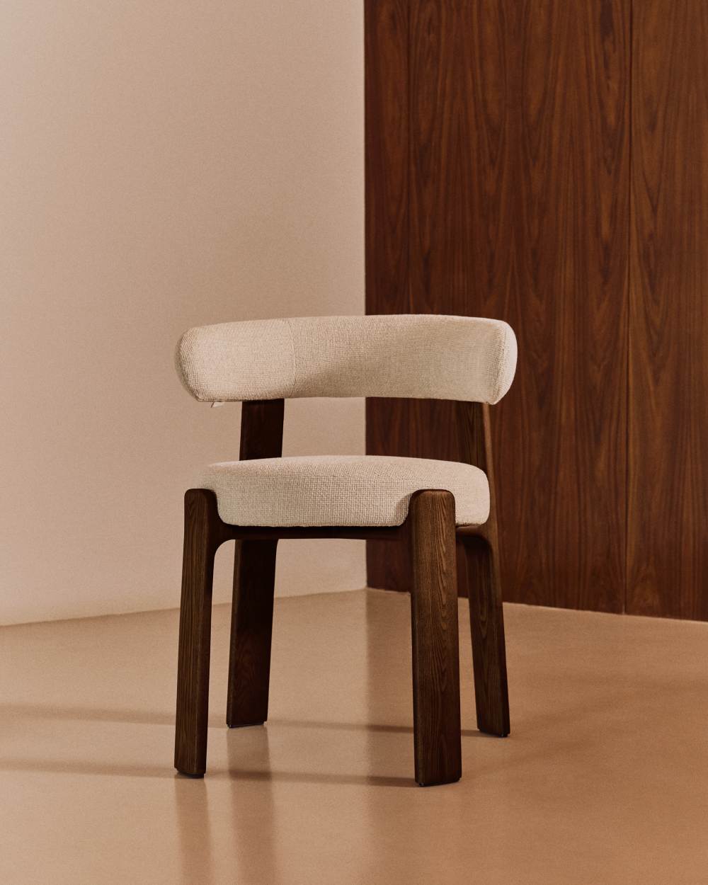 Chaise Granite en tissu chenille beige et bois de frêne finition noyer FSC 100% - view 3
