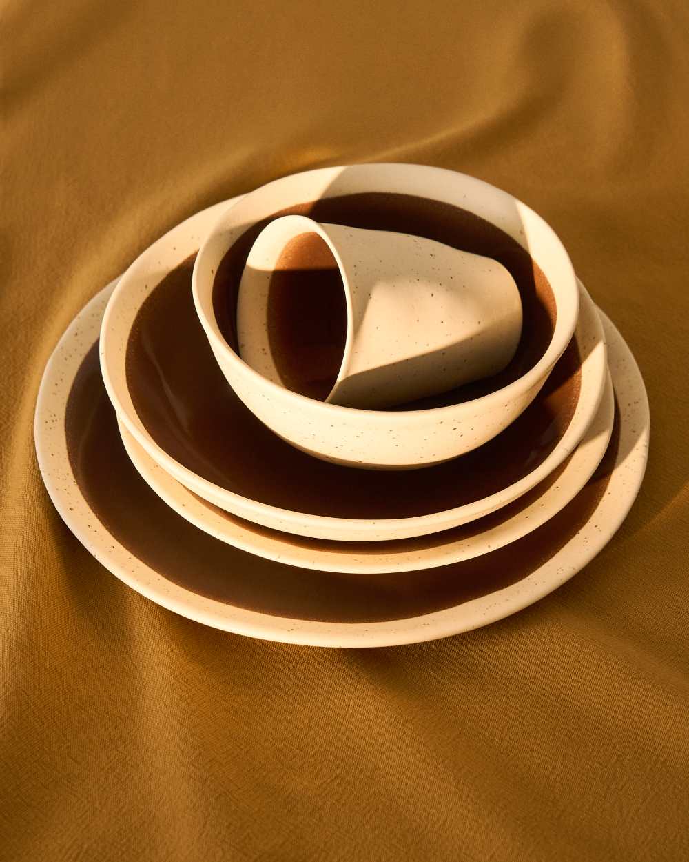 Assiette à dessert Nale en céramique beige avec fond marron - view 4