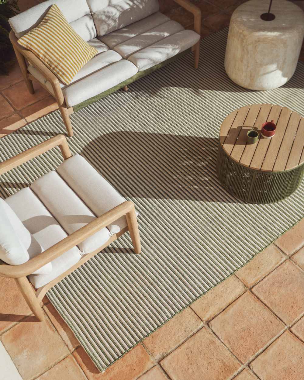 Tapis Ardelia en fibres synthétiques vert et beige 200 x 300 cm - view 2