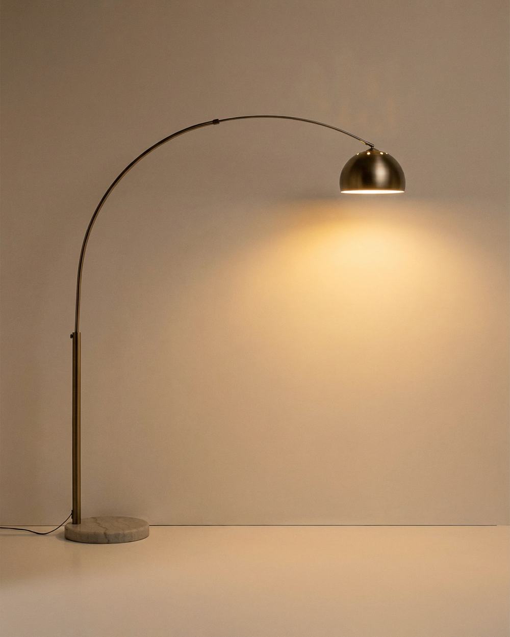 Lampadaire Madali en acier avec finition brossée argentée et marbre blanc - view 5