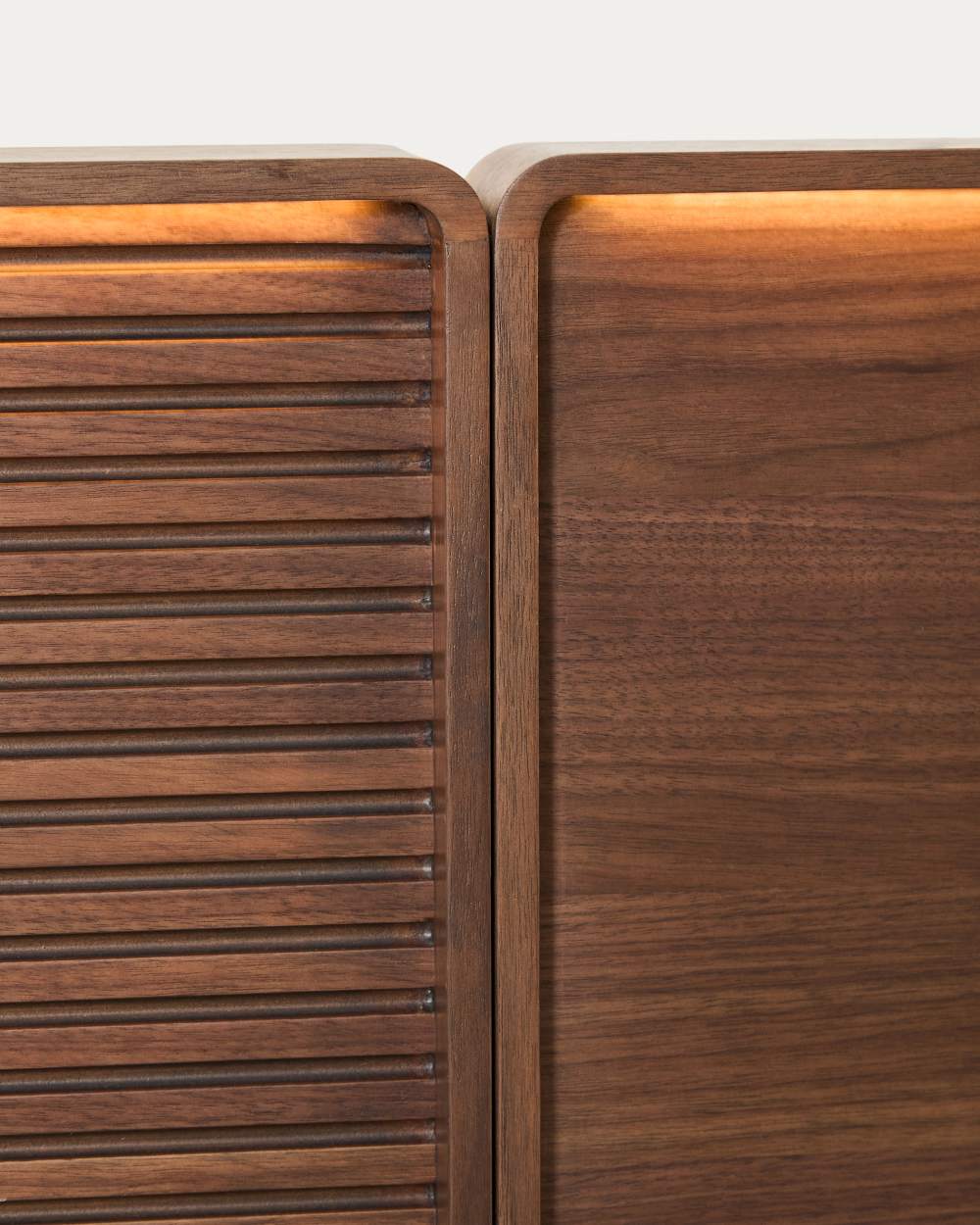 Lit Norlen avec 2 tables de nuit en placage de noyer avec finition foncée et lumière LED pour matelas 180 x 200 cm FSC Mix Credit - view 4
