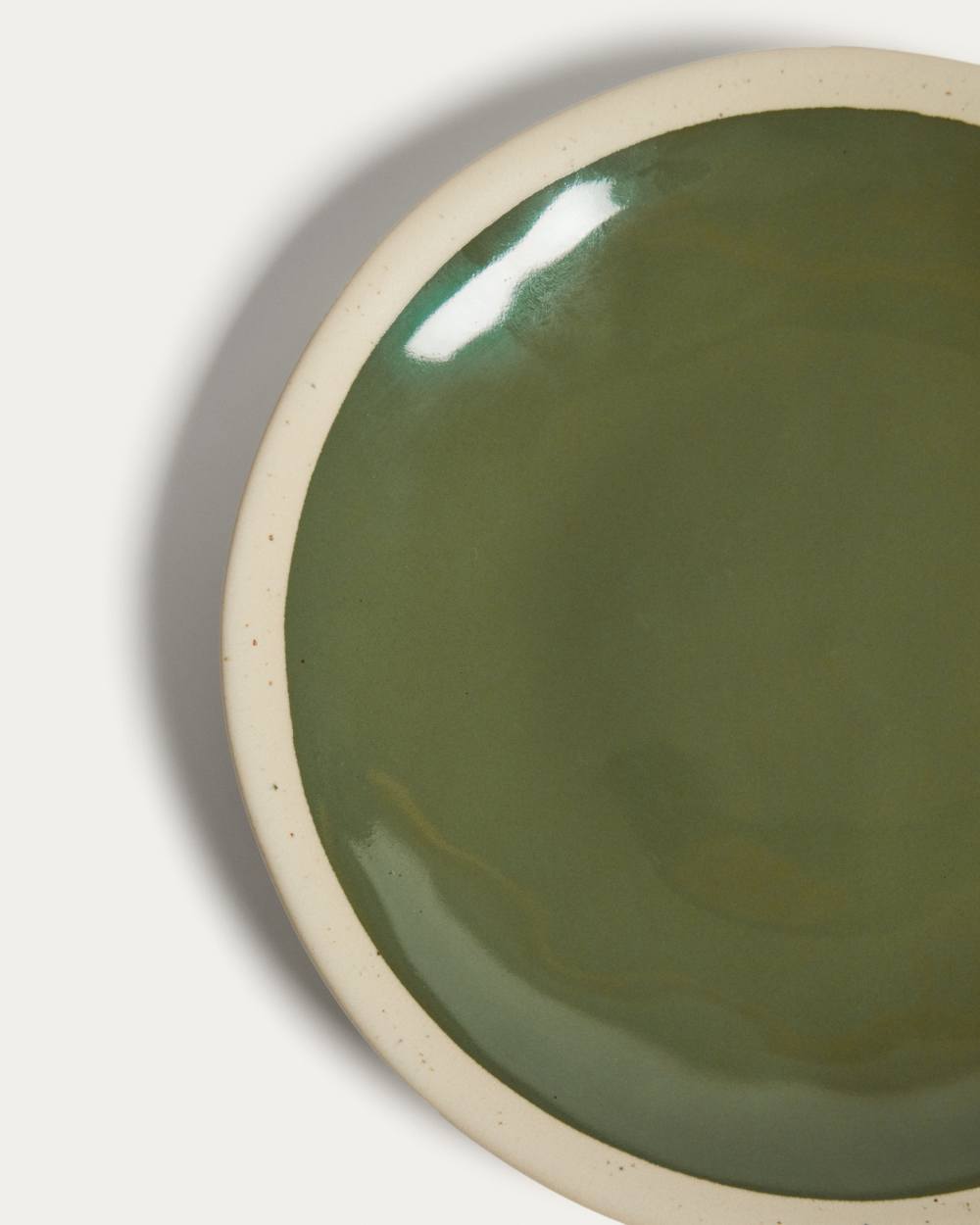 Assiette à dessert Nale en céramique beige avec fond vert - view 3